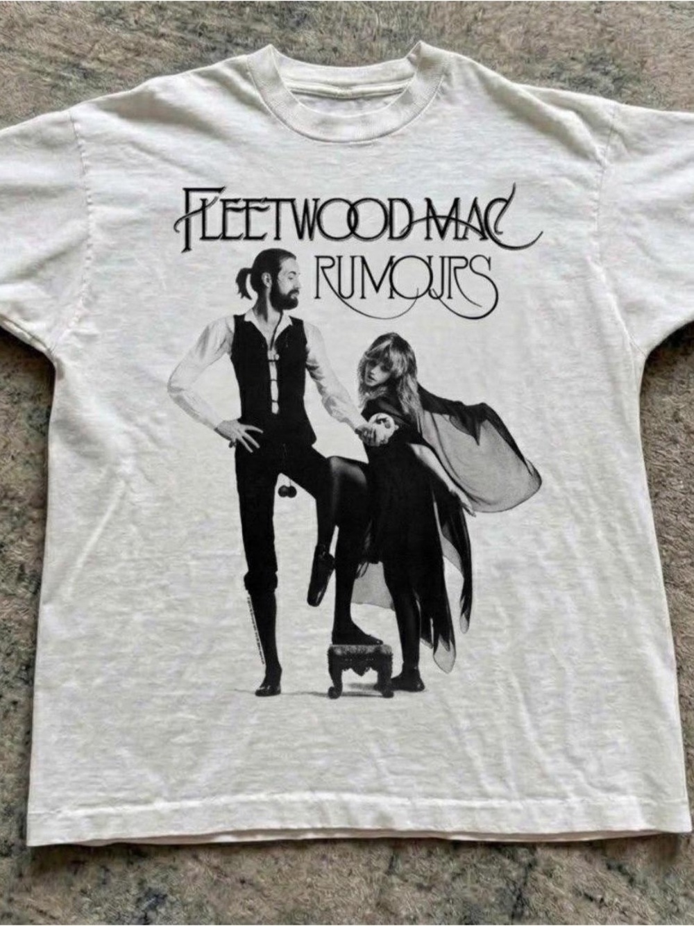 Gildan White Fleetwood Mac 'Rumours' Graphic Tee